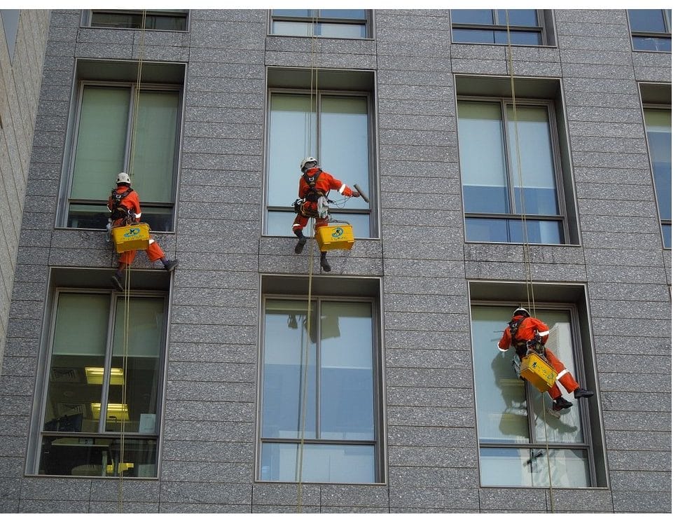 <span class='p-name'>ניקוי חלונות – פרופסור לניקיון</span> Window Cleaning -